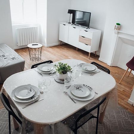 Appartement Spacieux neuf et lumineux hyper centre à Ernée Extérieur photo