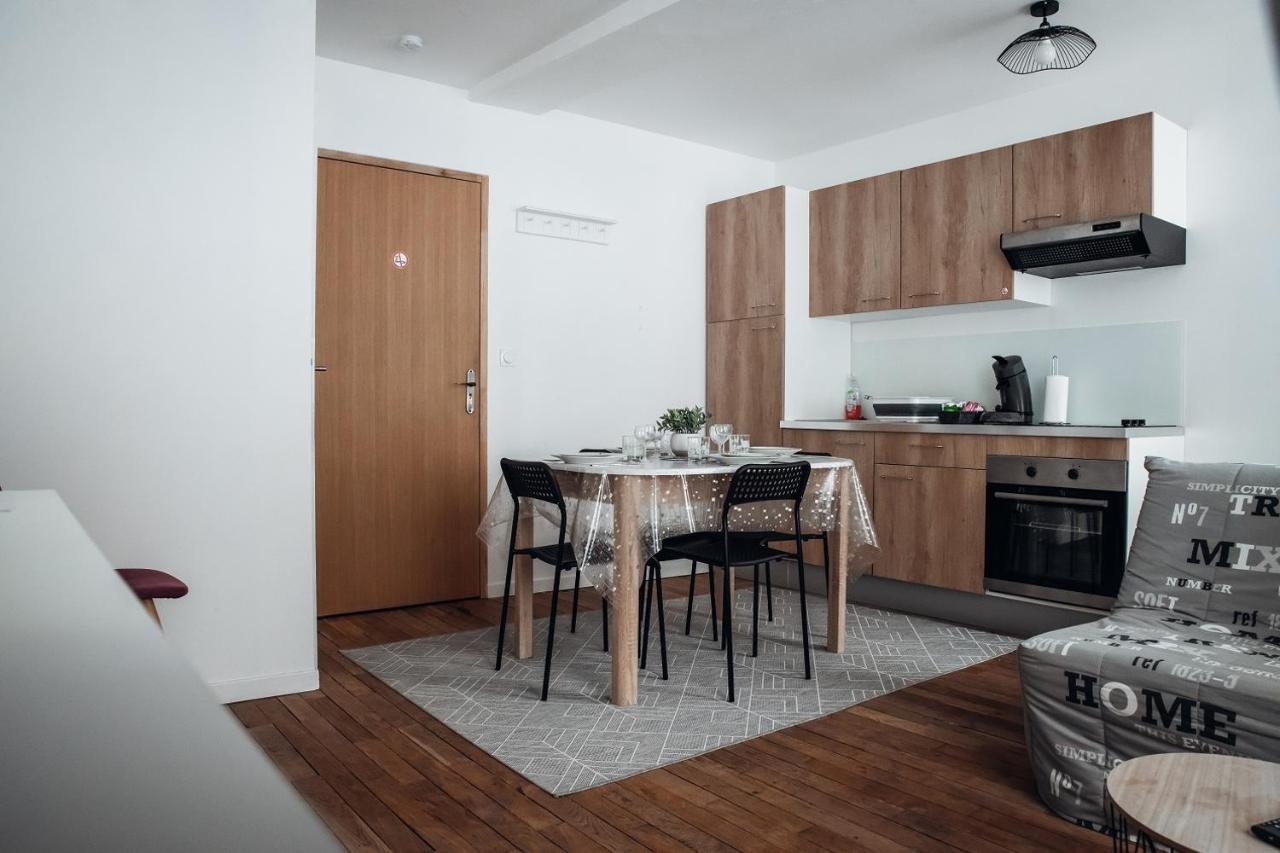 Appartement Spacieux neuf et lumineux hyper centre à Ernée Extérieur photo