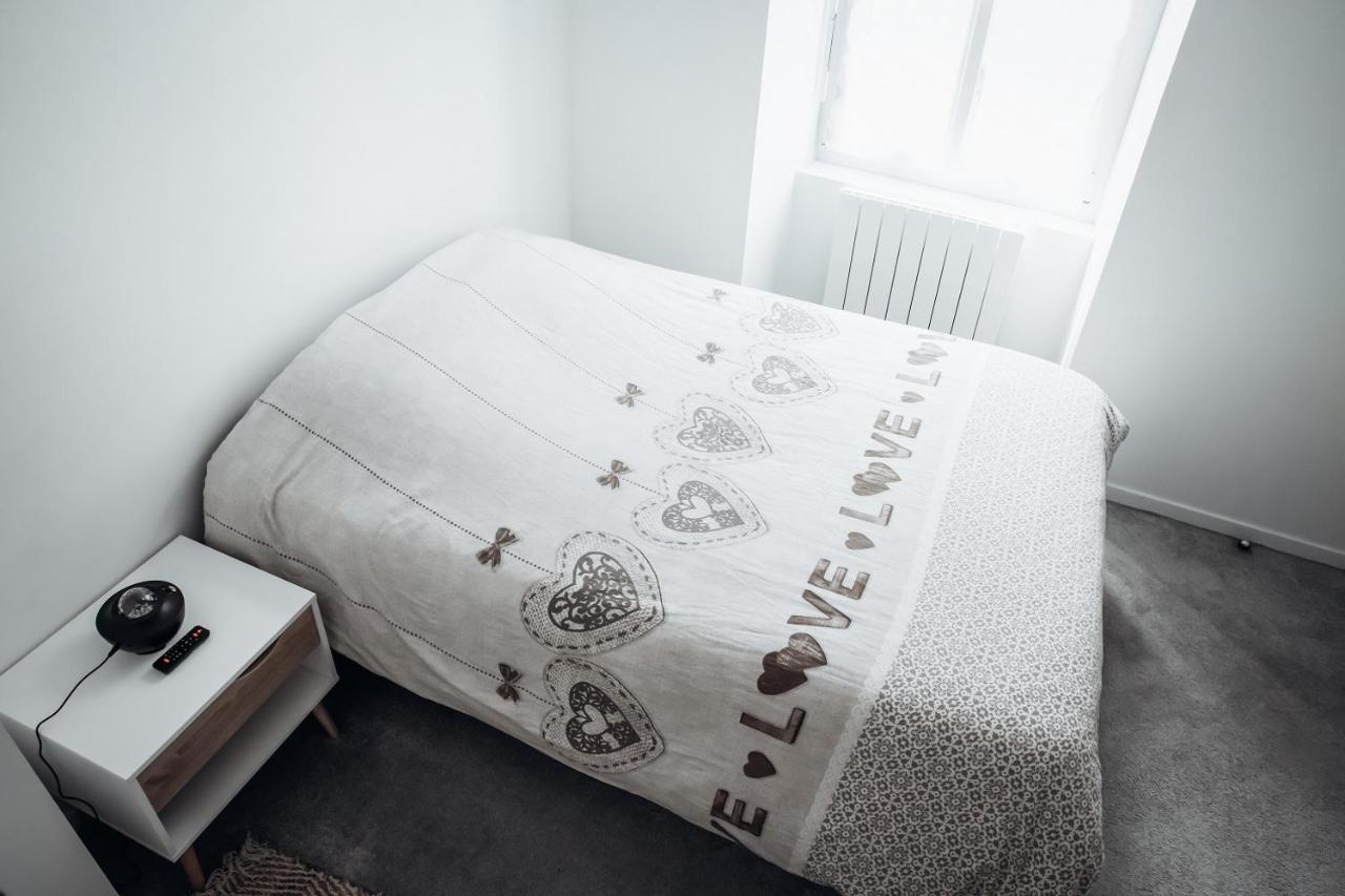 Appartement Spacieux neuf et lumineux hyper centre à Ernée Extérieur photo