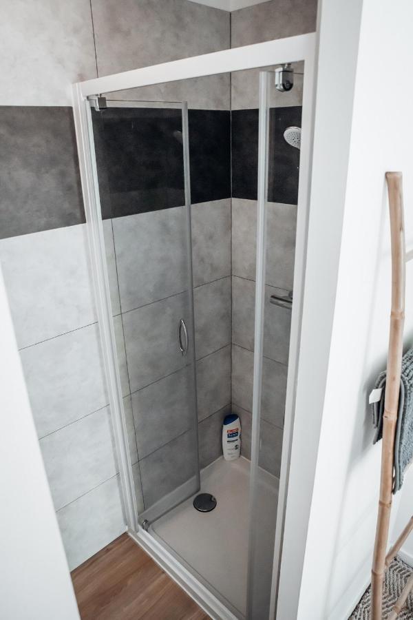 Appartement Spacieux neuf et lumineux hyper centre à Ernée Extérieur photo